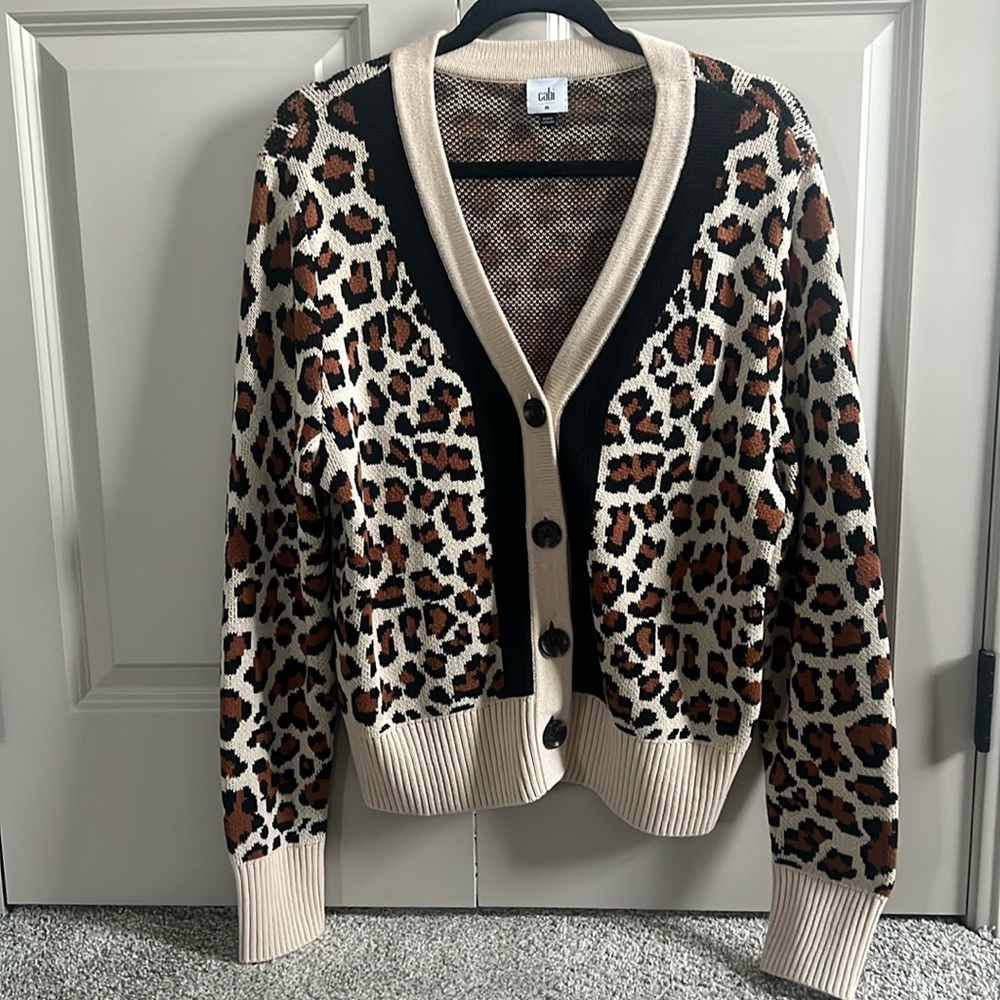 Cabi Nine Lives Cardigan Women’s size Medium Like New